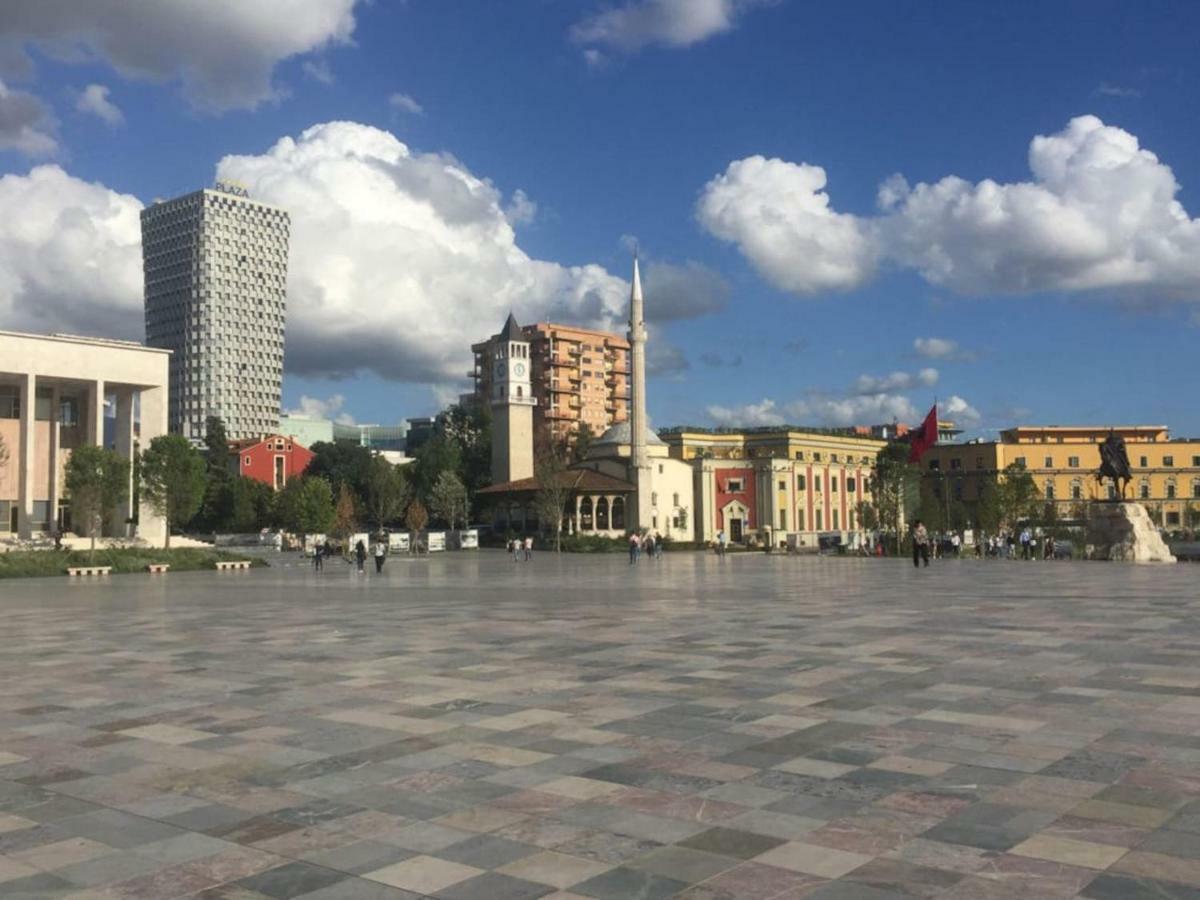 "Tata'S Home"! Tirana Bagian luar foto